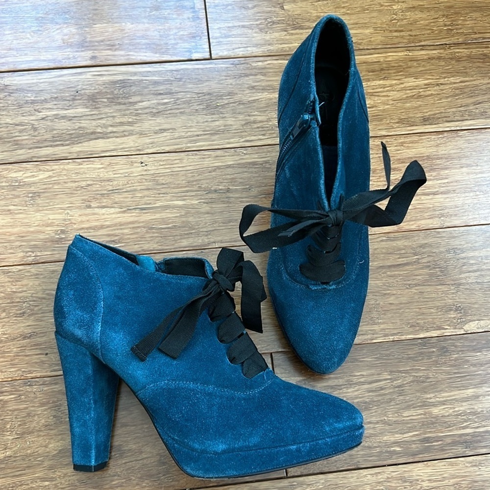 BODEN Booties Navy Lace Up/Side Zip Platform sz 38